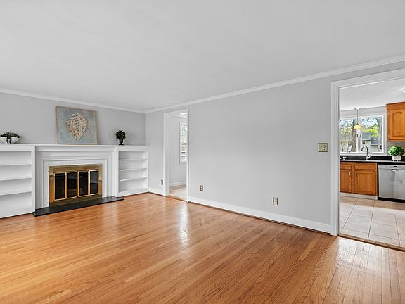 2nd image of 25 Sherwood Rd