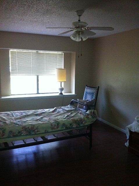 2nd image of 203 Hickory Hill Dr