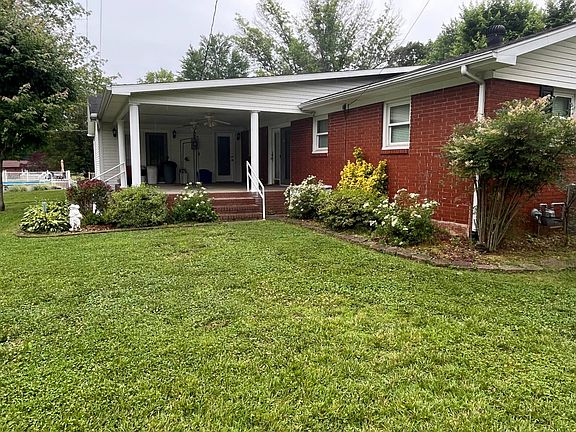 3rd image of 100 White Dr