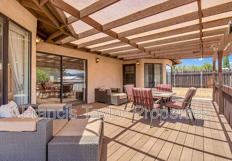749 Flagstone Ct — Photo 23