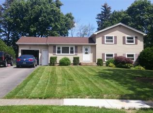 198 Picturesque Dr, Rochester, NY 14616