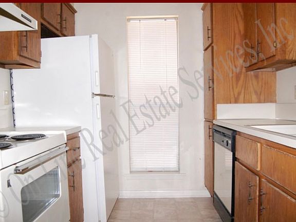 3rd image of 722 San Benito Dr