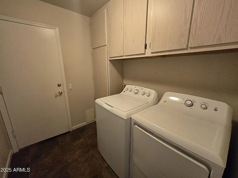 634 W Silver Creek Rd — Photo 23