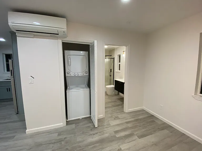 91 E Vince St #97 — Photo 7