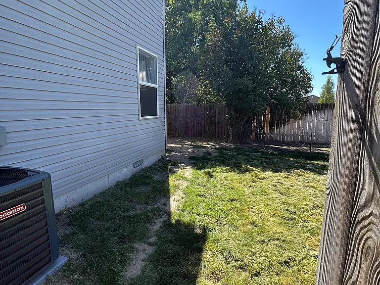 1246 NW Nina Ct — Photo 12