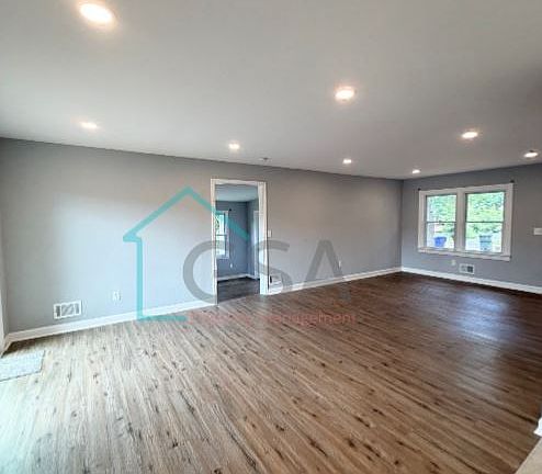 3rd image of 15 Penrose Ave