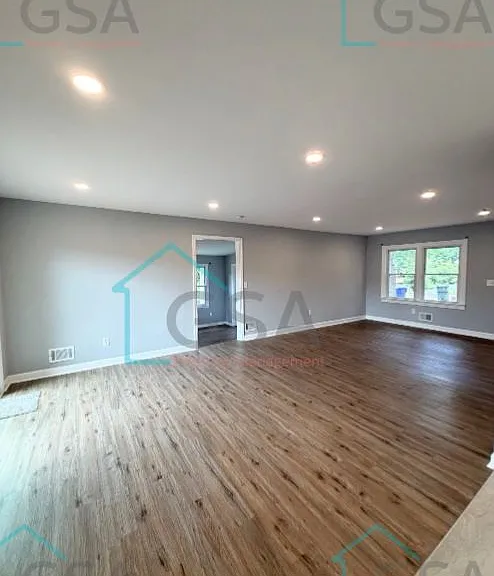 15 Penrose Ave — Photo 3