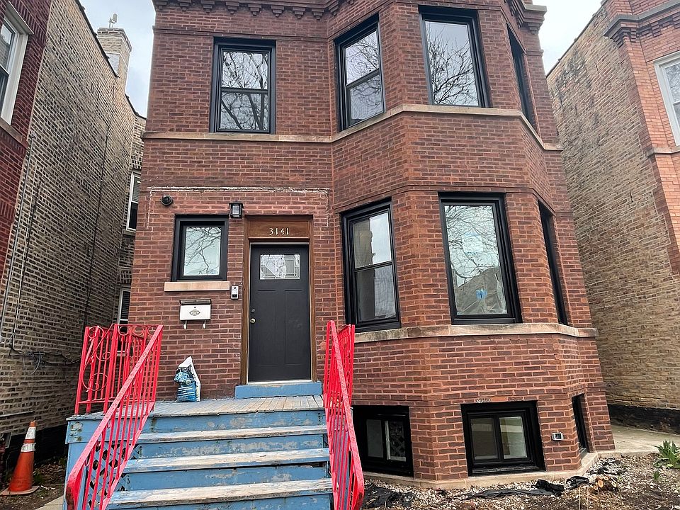 1st image of 3141 N Ridgeway Ave #2