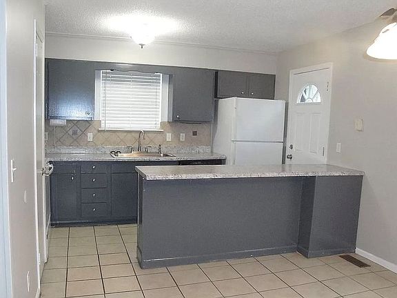 4th image of 2521-2523 Hawksbury Ln