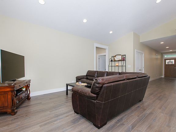 5th image of 8313 NE 157th Ave