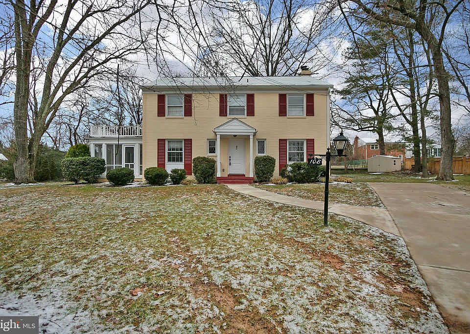 1st image of 108 Oakmont Ct NE