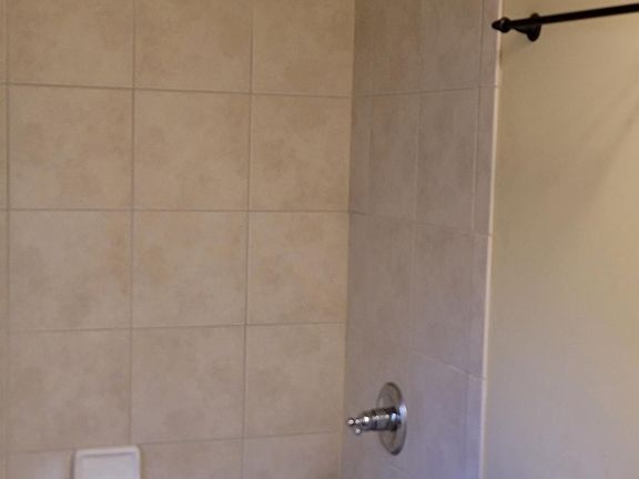 5th image of 411 Wallis Farm Way
