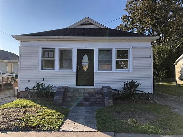 2 bed, 1.0 bath, 900 sqft, $1,500 — Photo 1