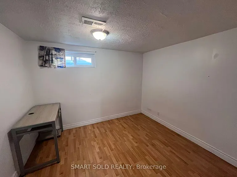 58 Emmeline Cres #BASEMENT — Photo 11