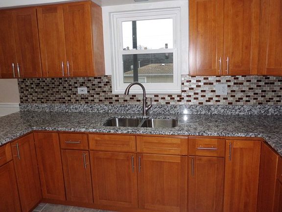 4th image of 3146 S 54th Ave
