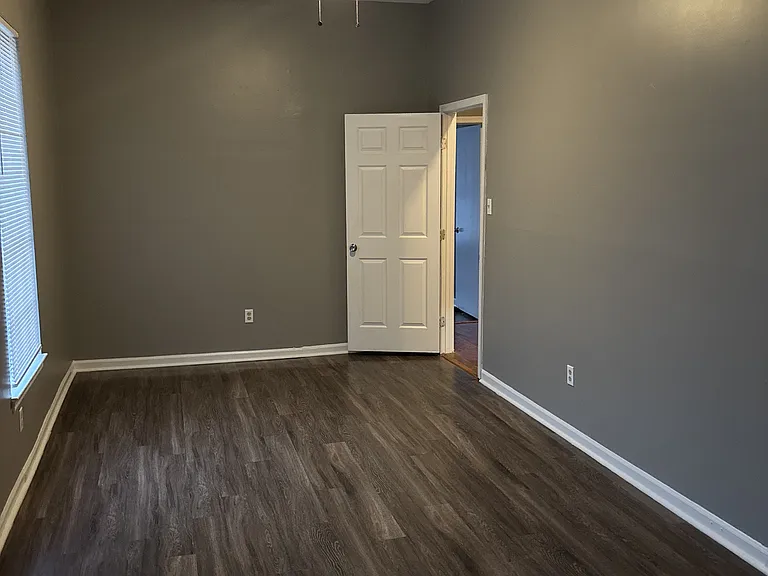 1014 Philadelphia St — Photo 22