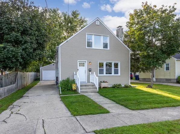 116 N Pine St, Janesville, WI 53548