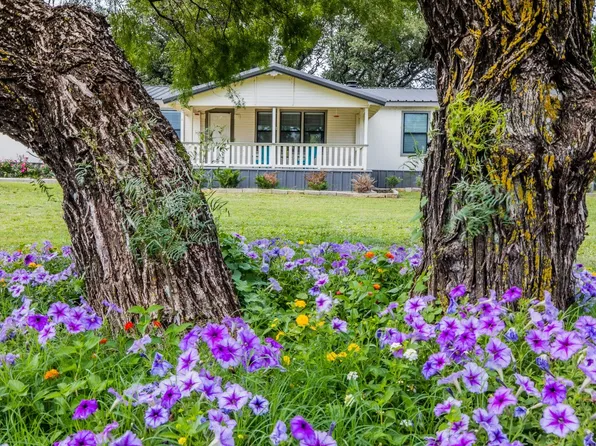 201 Rock Creek Rd Unit 2, Graford, TX 76449