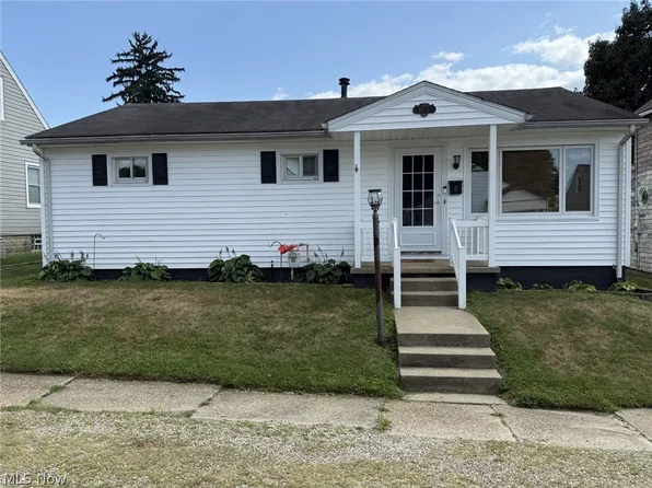 1615 Orange St, Coshocton, OH 43812