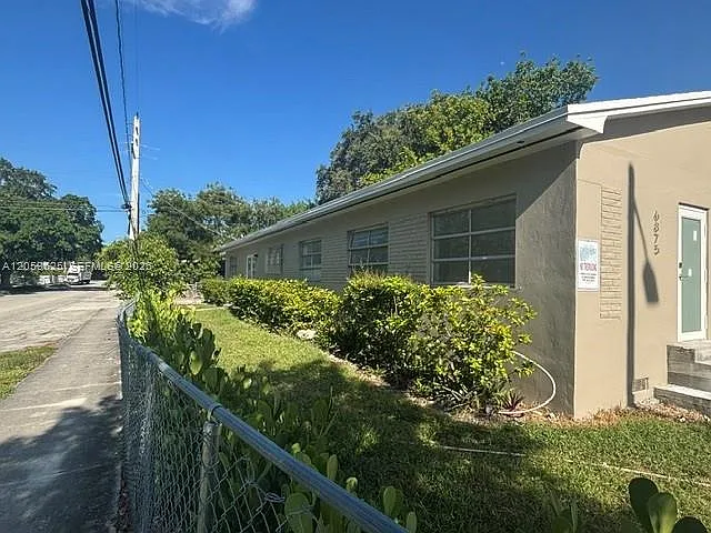 6875 NW 4th Ave #B — Photo 10