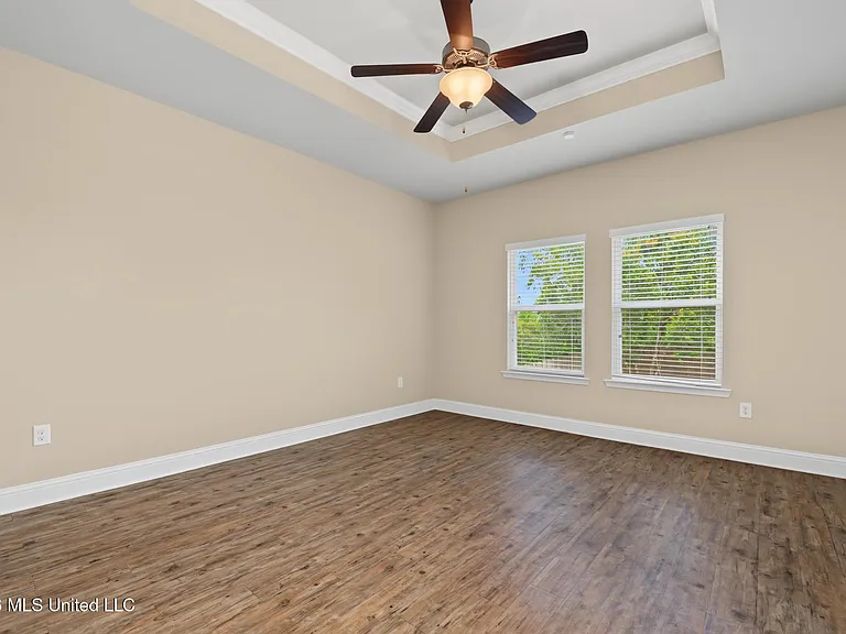 14894 Calcutta Dr — Photo 11