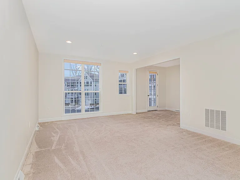 542 Rayburn Ct — Photo 26