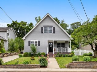 5 Glenmore Avenue, Glenwood Landing, NY 11547
