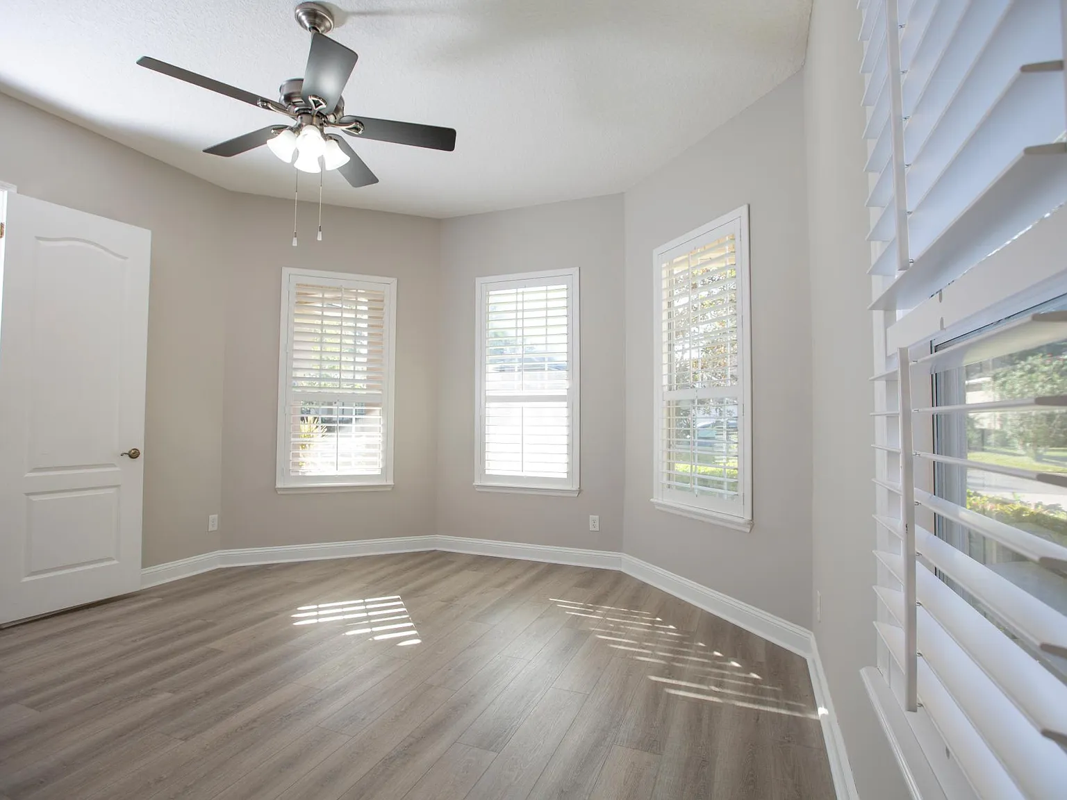 4 bed, 3088 sqft, $4,500 — Photo 3