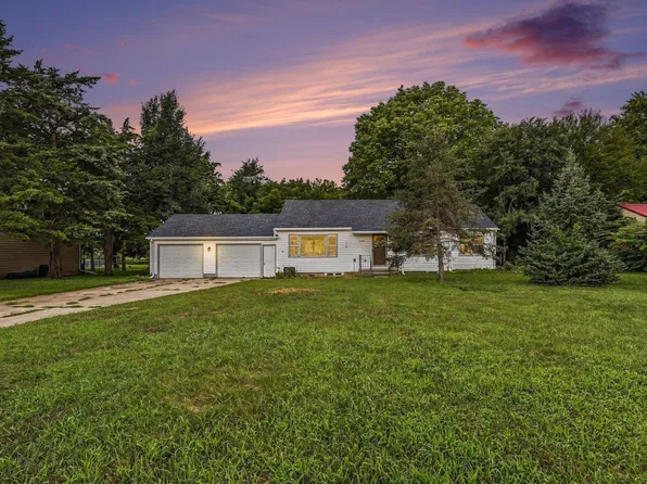 107 S Crawford Rd, Vermillion, SD 57069