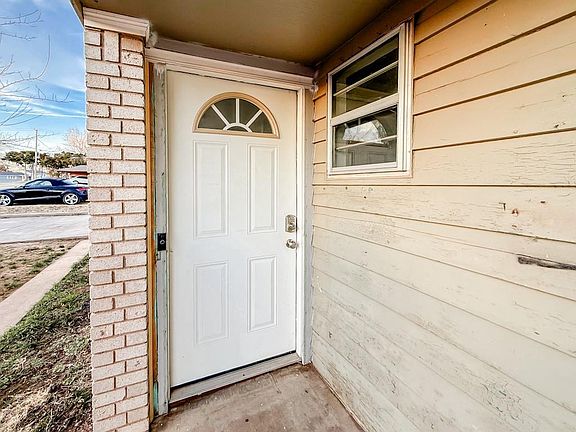 4th image of 216 Texas St