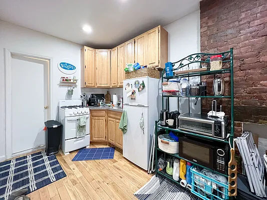 Rented by Compass | media 10