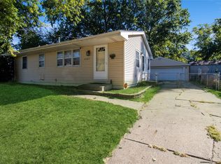 3707 E 38th St, Des Moines, IA 50317