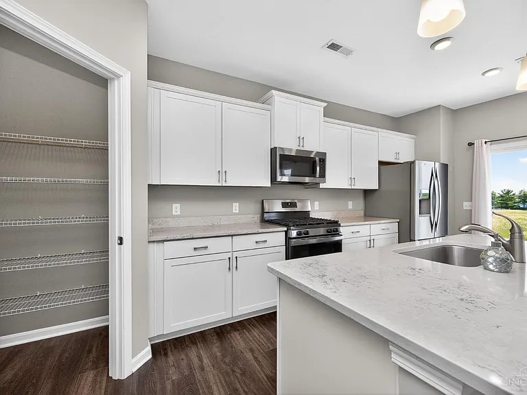 5559 Eagle Ct — Photo 10