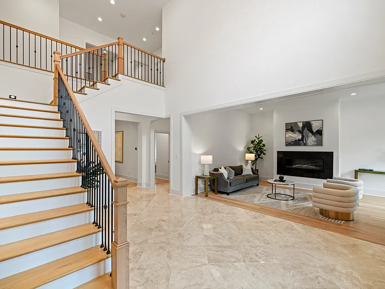 8609 Woodbrook Ln — Photo 2