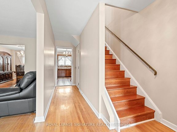 3rd image of 1142 Alexandra Ave