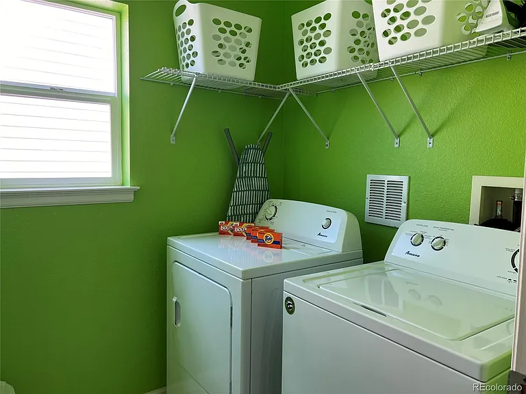 2917 Emporia St — Photo 17