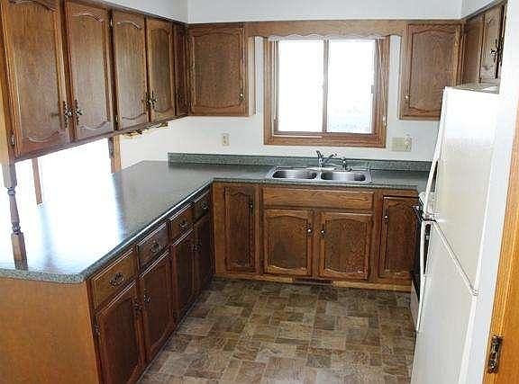 3rd image of 1910 Maryline Ct