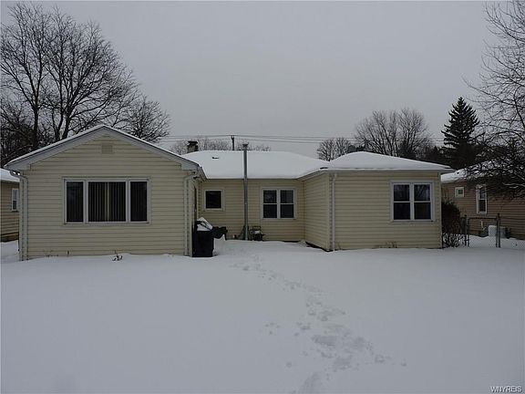 3rd image of 94 Roncroff Dr