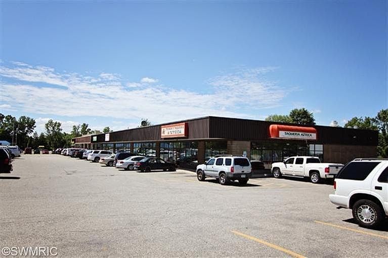 2nd image of 2027 N Park Dr Ste B