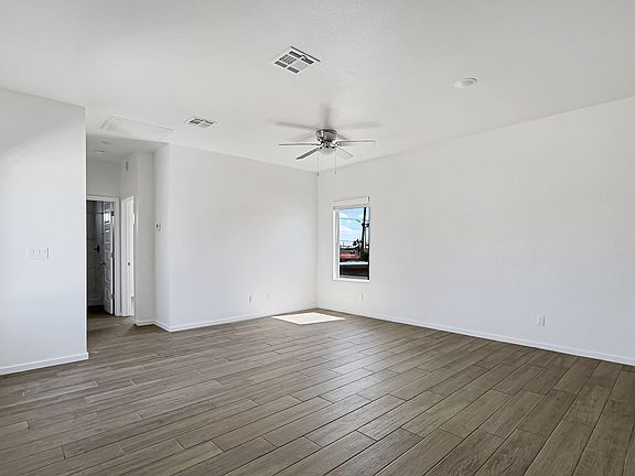 3rd image of 916 S Saint Vrain St #D-1
