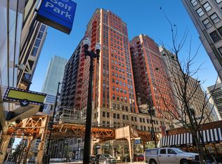 208 W Washington St APT 1010, Chicago, IL 60606