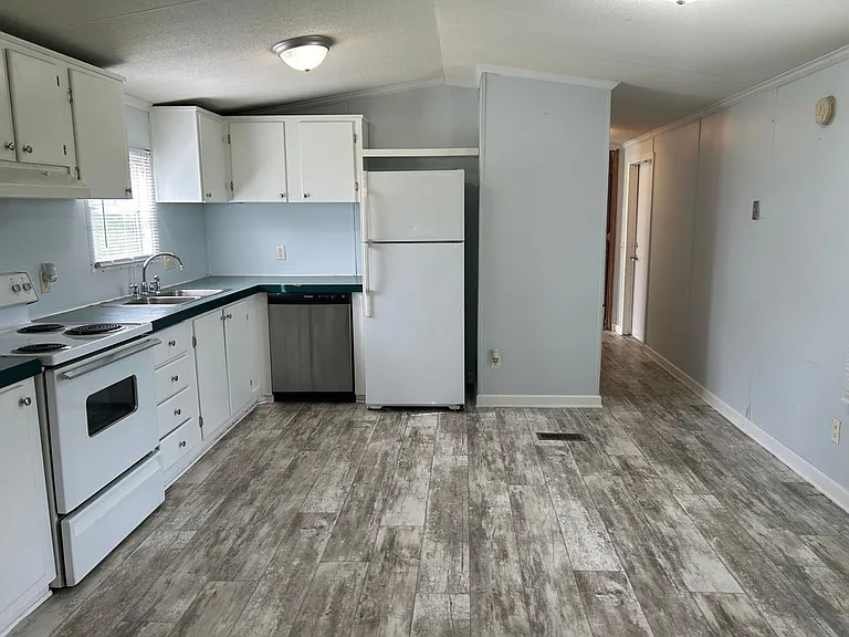 21759 Landwood Trl — Photo 3