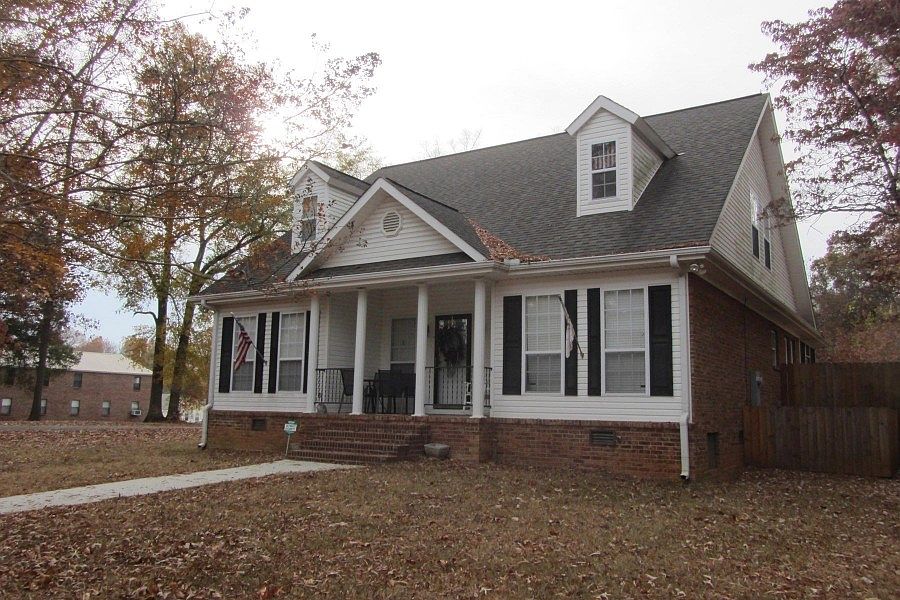 2nd image of 303 Bynum Ave