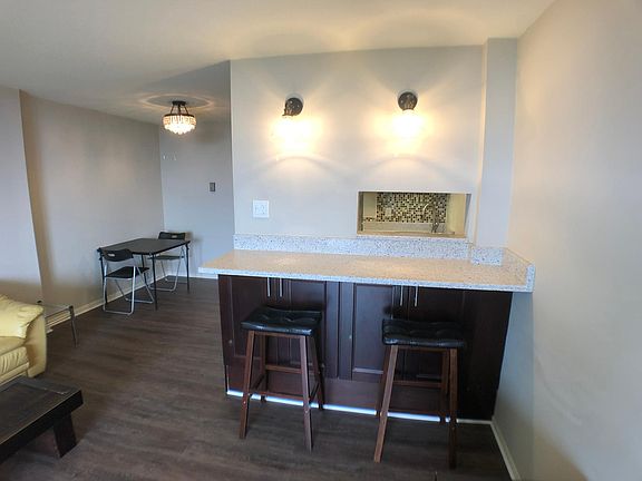 3rd image of 118 Monroe St #13