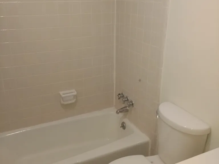 1026 Pleasant Valley Ln — Photo 10