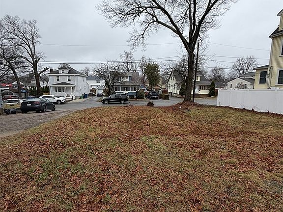 2nd image of 7 Waldo St