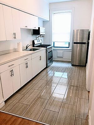4th image of 2139 35th St #1
