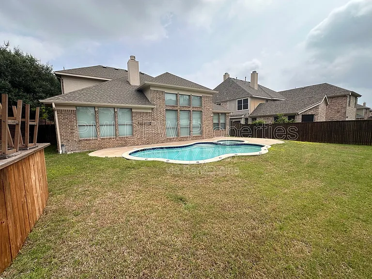 2610 Meadow Ridge Dr — Photo 32
