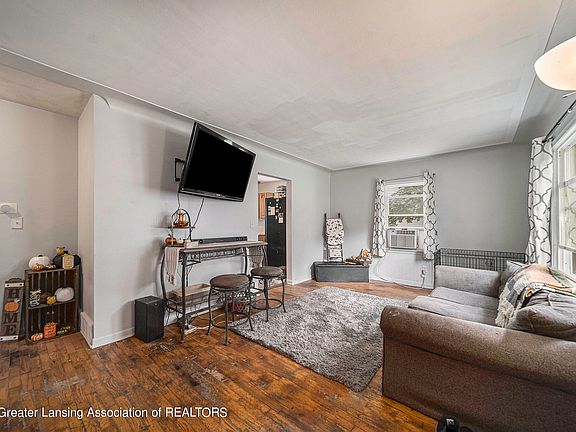 5th image of 6947 Calson Dr