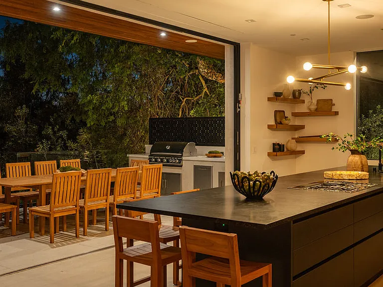 12752 Mulholland Dr — Photo 55